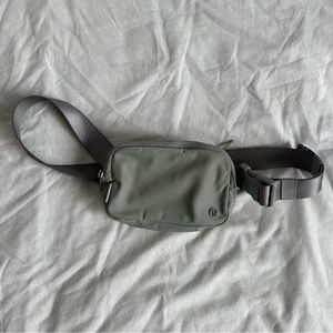 Lululemon Light Grey Everywhere Belt Bag